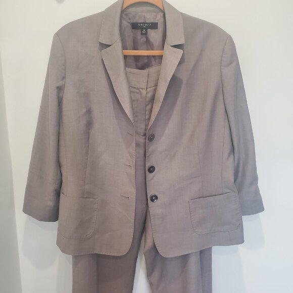 Nine West Light Grey Pant Suit with 3/4 Sleeves 16 - Picture 2 of 13